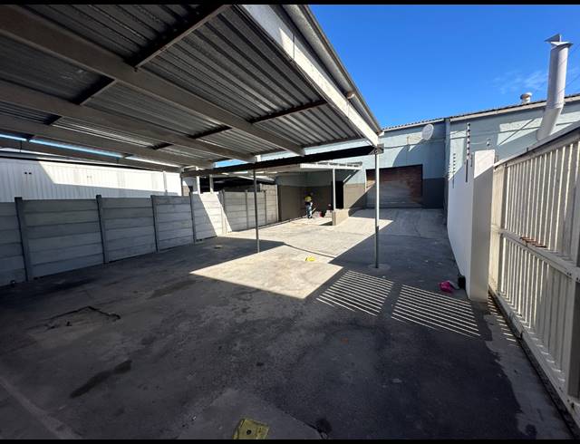 571M² WORKSHOP TO LET IN PAARDEN EILAND